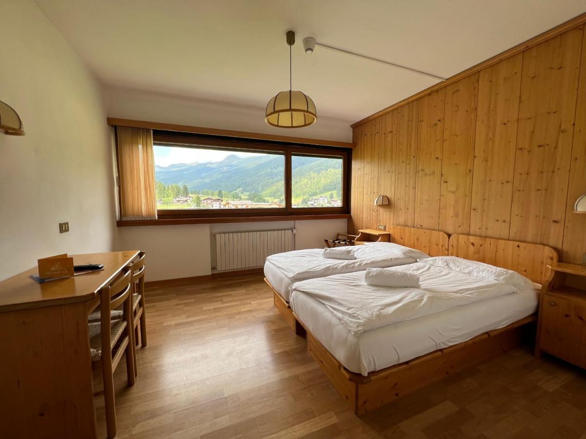 Hotel D'La Varda Di Topran D'Agata Paolo &C Sas بادولا المظهر الخارجي الصورة