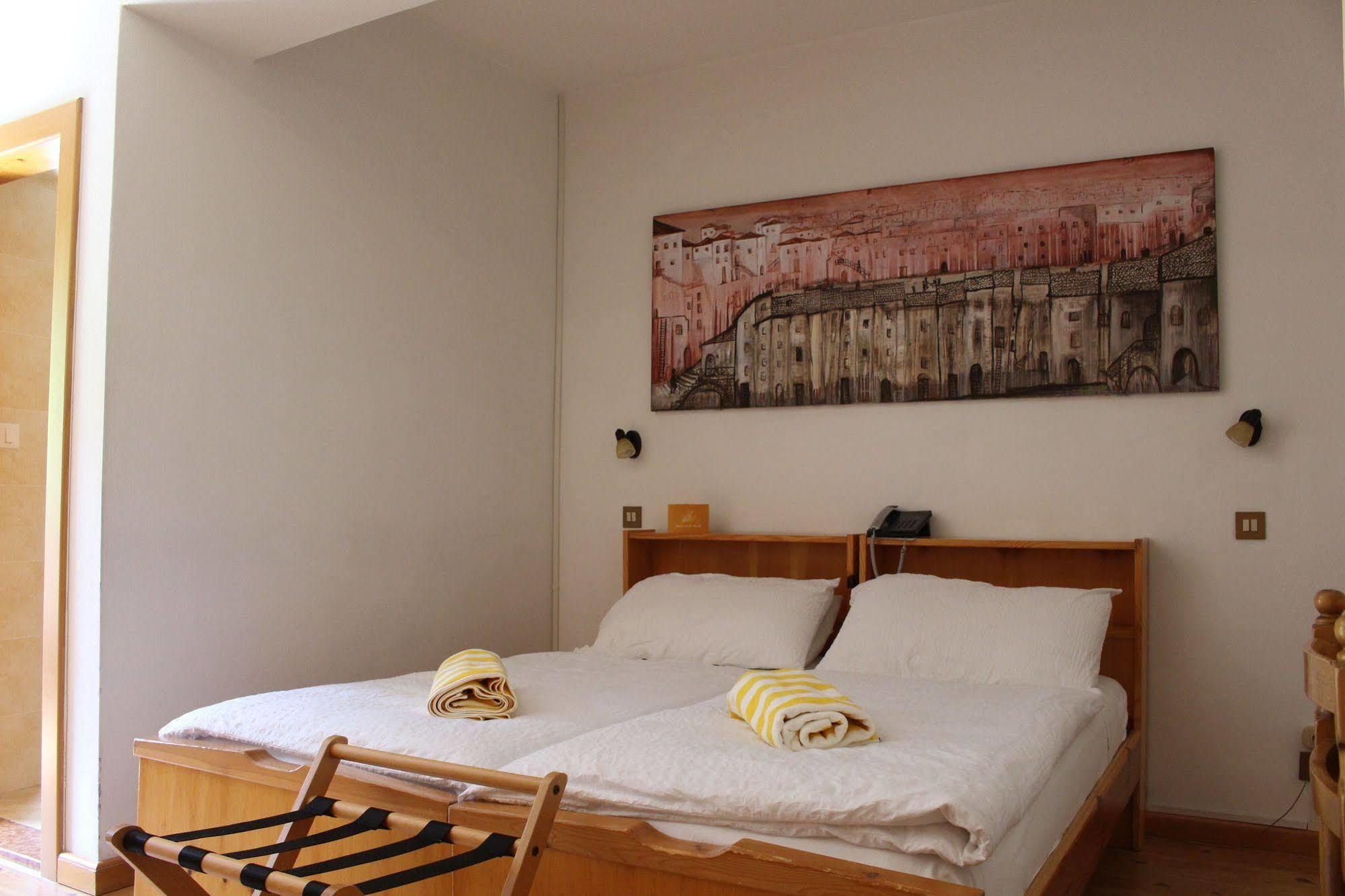 Hotel D'La Varda Di Topran D'Agata Paolo &C Sas بادولا المظهر الخارجي الصورة