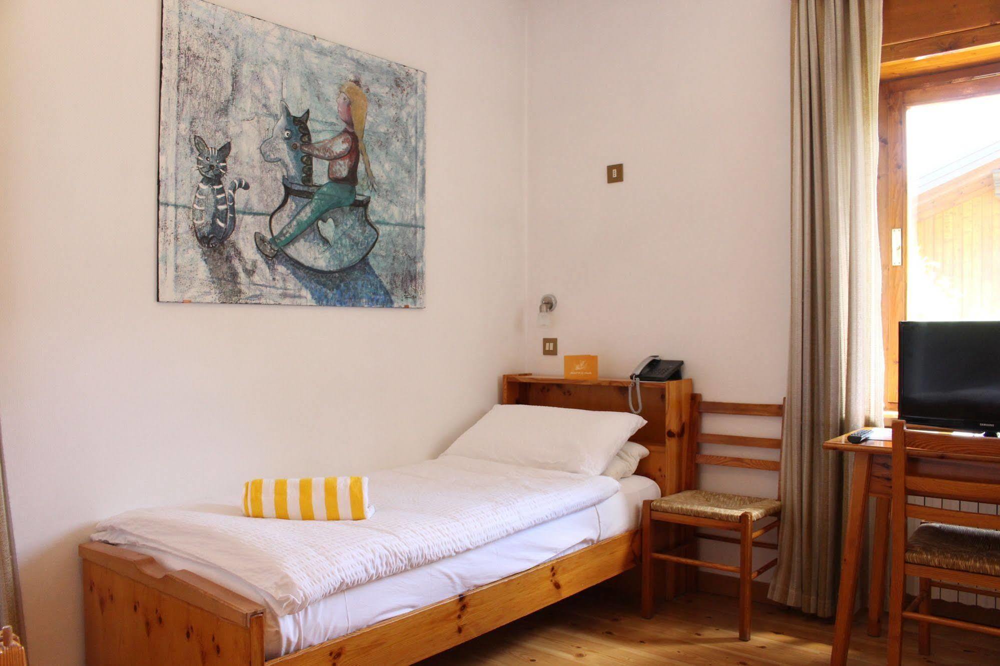 Hotel D'La Varda Di Topran D'Agata Paolo &C Sas بادولا المظهر الخارجي الصورة
