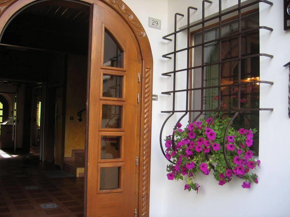 Hotel D'La Varda Di Topran D'Agata Paolo &C Sas بادولا المظهر الخارجي الصورة